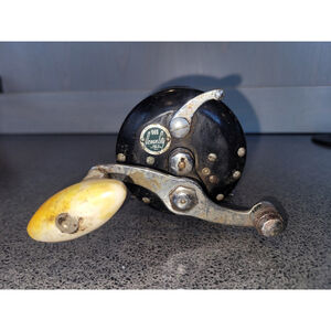 Vintage Ocean City 980 Baitcasting Fishing Reel USA Made WORKS